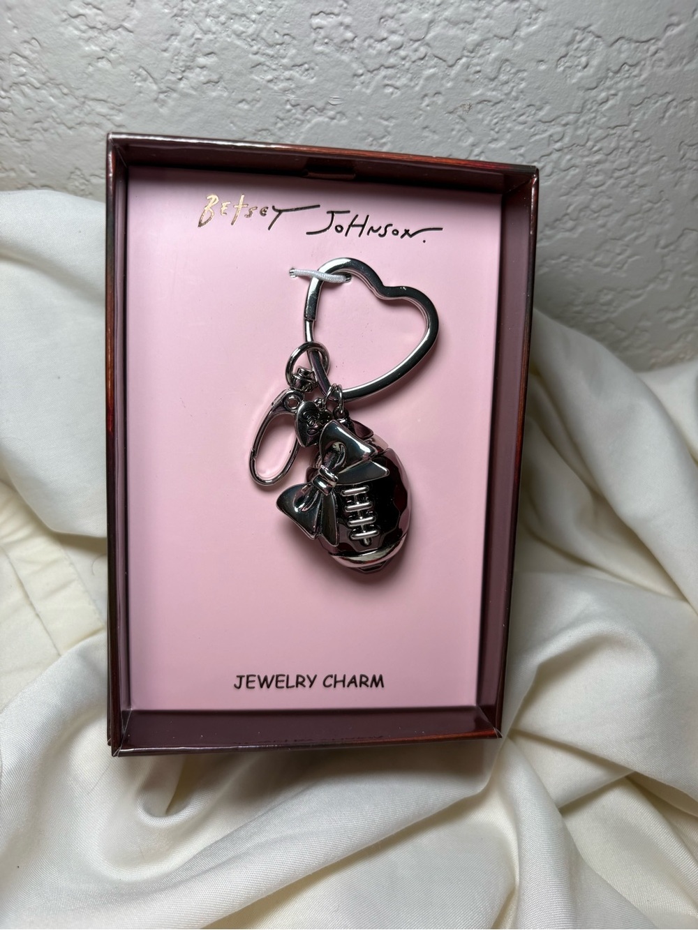🏈 One Betsey Johnson Football Bag Charm Keychain - Picture 5 of 8
